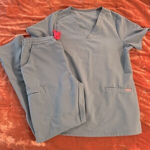 FIGS medium hydrogreen scrubs